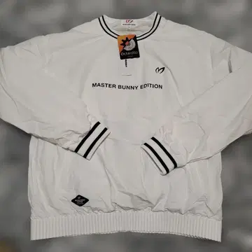 [새상품] MASTER BUNNY EDITION 화이트 자켓 사이즈 6