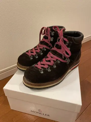 [ 상자 내부 가방 포함 ] MONCLER 다크 브라운 마운틴 부츠
