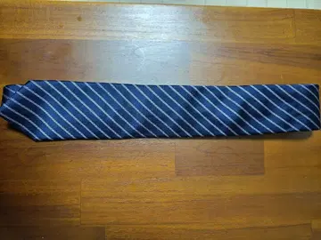 실크 넥타이 네이비 스트라이프 힐튼 실크 100