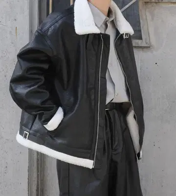 가죽 보아 안감 무스탕 봄버 자켓 / 빅 벌룬 실루엣