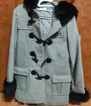 EGOIST 퍼 장식 S 턱 포켓 퍼 더플 코트 그레이