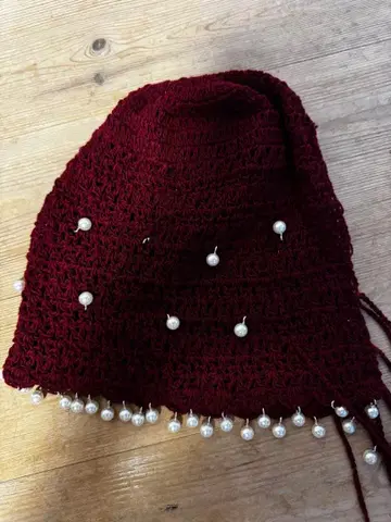 버건디 펄 장식 니트 모자 TWICE 모모 착용