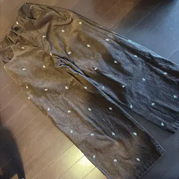 브라운 코듀로이 자수 팬츠 BAYEFLOW 아다스트리아 베이플로우