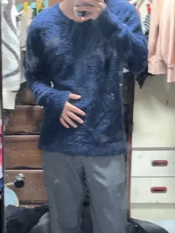 TornadoMart 블루 V넥 니트