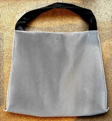 [ 미사용 ] acrylic 아크릴 라이트 그레이 메쉬 토트백