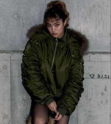 GOSSIP CLUB / 후드 부착 MA1