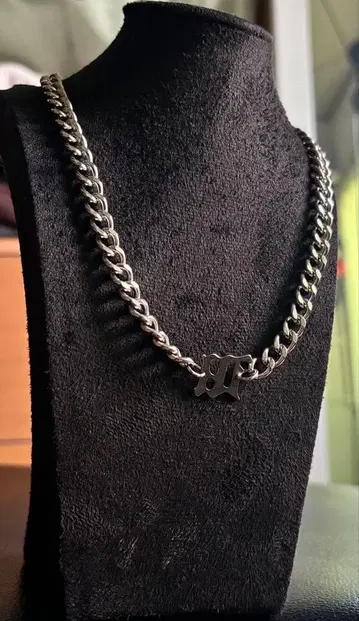 실버 체인 목걸이 로고 포함