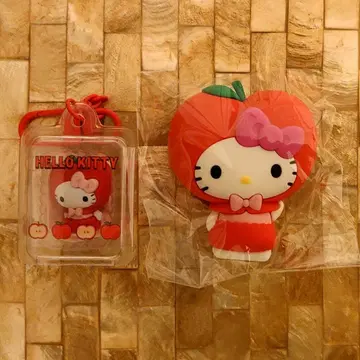 [새상품] 산리오 후르츠 디자인 마그넷 키링 키티 2개 세트