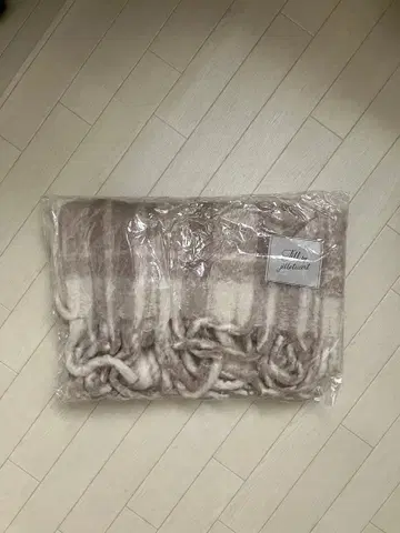 JILL BY JILLSTUART 체크 루프 얀 머플러