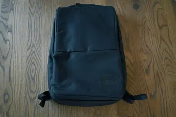 THE NORTH FACE 셔틀 데이팩 슬림 블랙 백팩