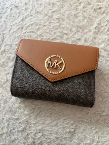 MICHEAL KORS 이단 접이식 지갑 브라운/베이지