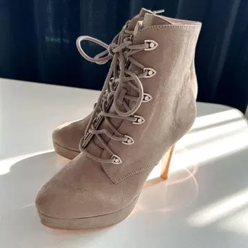 새상품 rady 숏부츠 L 10cm 힐 GYDA EMODA 기간 한정