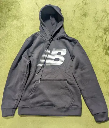뉴발란스 다크 그레이 후드티와 팬츠 세트
