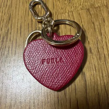FURLA 로고 하트 키링