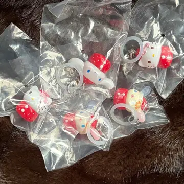 딸기 메지루시 액세서리 키티 우사하나 시나모롤 산리오