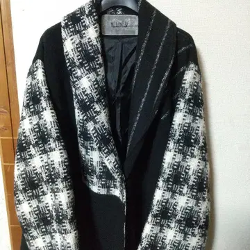 안티카 KINU 블랙과 화이트 체크 무늬 롱 코트