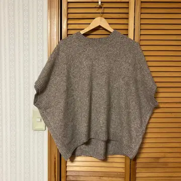 베이지 니트 베스트 크루넥 와이드 실루엣