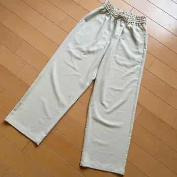 새상품급 DISCOAT 베이지 이지 팬츠 S