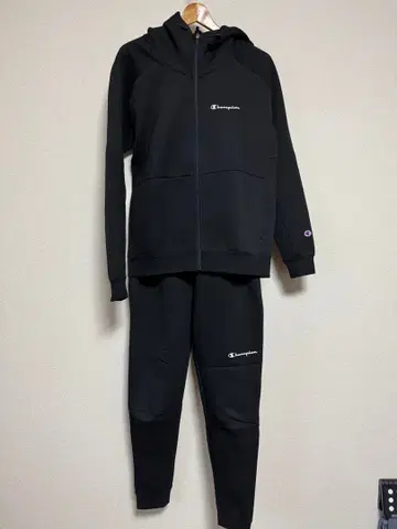 Champion 블랙 맨투맨 상하의 세트