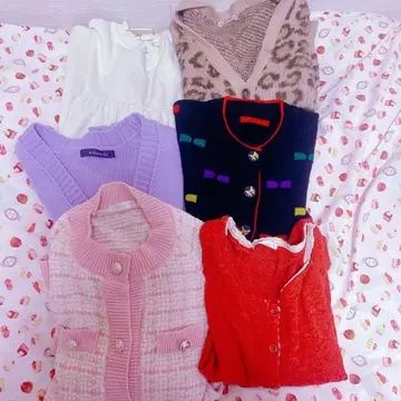 컬러풀한 긴팔 가디건과 맨투맨 세트