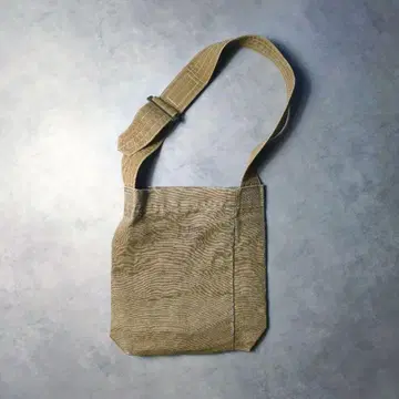 오카야마 유토 UTO 재구축 밀리터리 사선 A4 숄더백