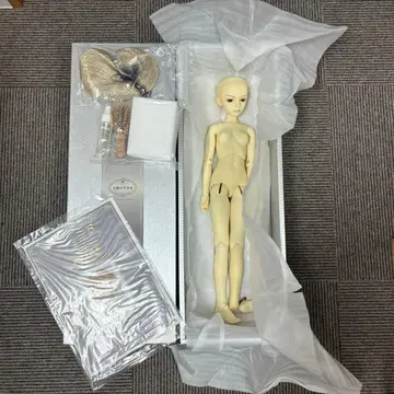 커스텀 인형 사샤 본체 왼쪽 발목 부상