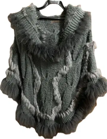 그레이 니트 퍼 판초 PROFILE