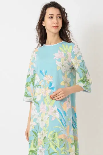 레오나르 2025 백합 패턴 원피스 42 사이즈