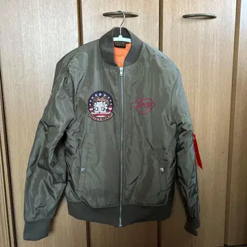 베티 부프 MA-1 자켓 올리브 그린