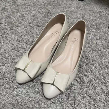 아르테미스 다이애나 화이트 리본 펌프스 24.5cm