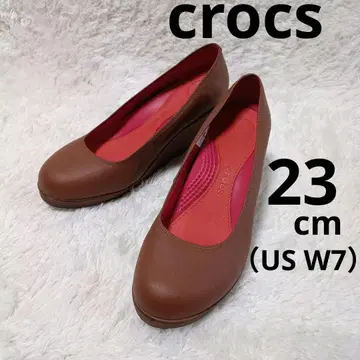 새상품급 crocs 브라운 웨지힐 펌프스