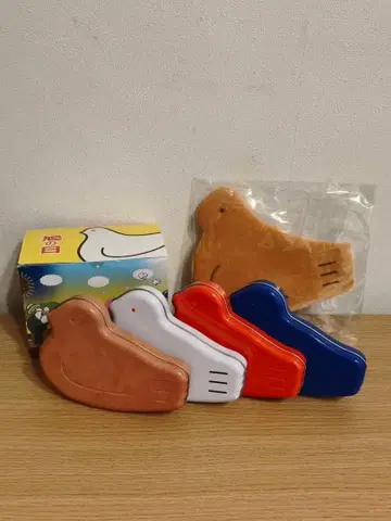 비둘기 날 한정판 캔 4색 세트 & 비둘기 뽀뽀치