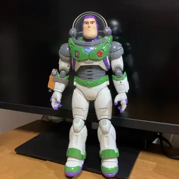 버즈 라이트이어 피규어