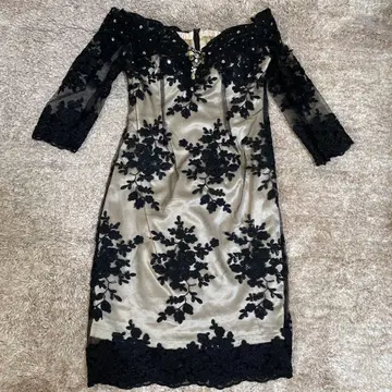 JEWELS 오프숄더 자수 드레스 블랙 실버 레이스