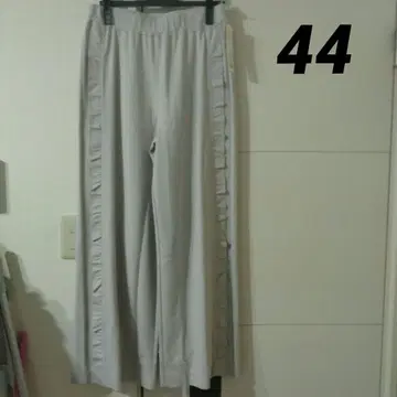 완판 [ 새상품 ] 슈퍼뷰티 프릴 디자인 분또 소재 팬츠 44