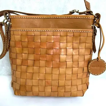 주케로 필라토 숄더백 수납 다수 천연 소재 가죽 메쉬