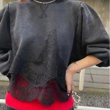 AMERI CHEMICAL OVERDYE LACE SWEAT TOP