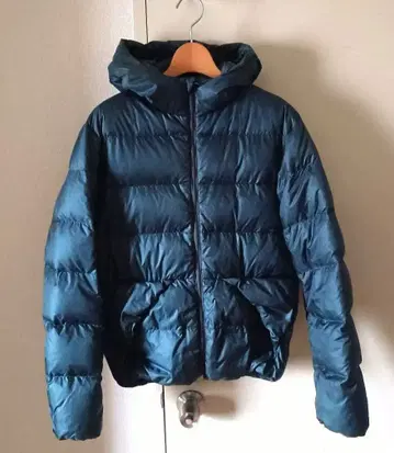 [새상품급] UNIQLO+J 다크 블루 후드 부착 다운 자켓 S 유니클로