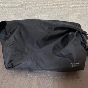 YAK PAK 블랙 숄더백