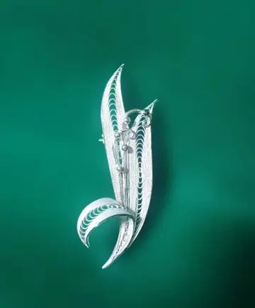 아키타 전통 공예품 은선 세공 실버 스즈란 디자인 브로치