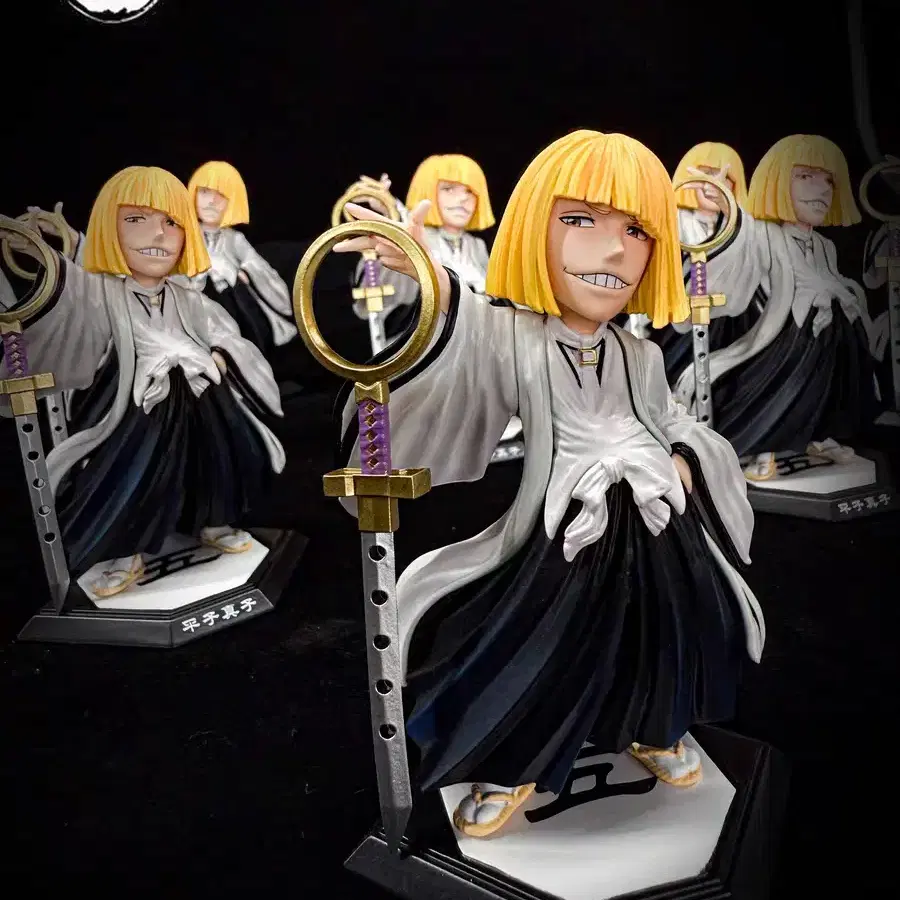 In Stock) JFL Hirako Shinji Resin World Collectable Bleach Resin