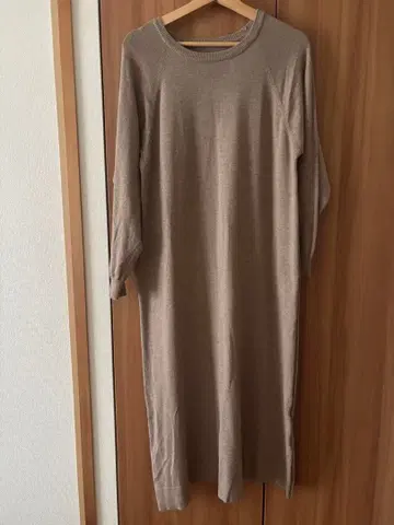 CLOCHE 크로셰 니트 원피스 내추럴 베이지