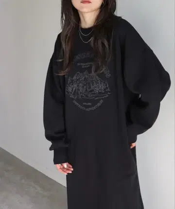 미사용 COURO 빈티지 스타일 자수 맨투맨 원피스