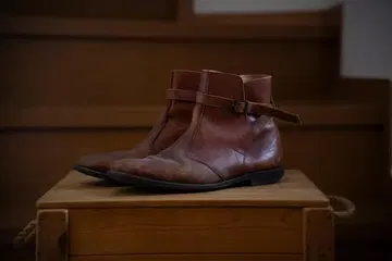 브라운 가죽 부츠 스트랩 포함