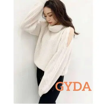GYDA 오픈 숄더 니트 스웨터 아이보리