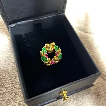 리스형 브로치 골드톤