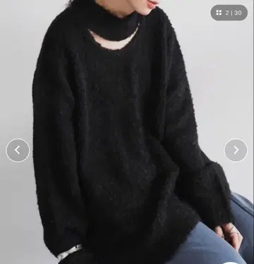 택 포함 컷 아웃 니트