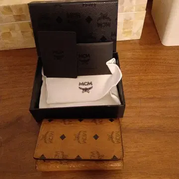MCM 브라운 키케이스