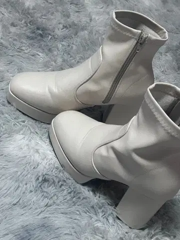 화이트 힐 부츠 합성 피혁 지퍼 포함