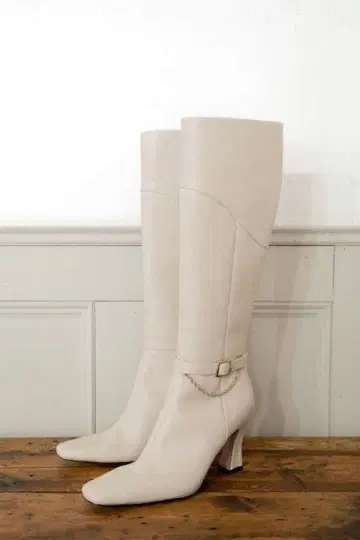 HLT 비건 레더 니하이 부츠